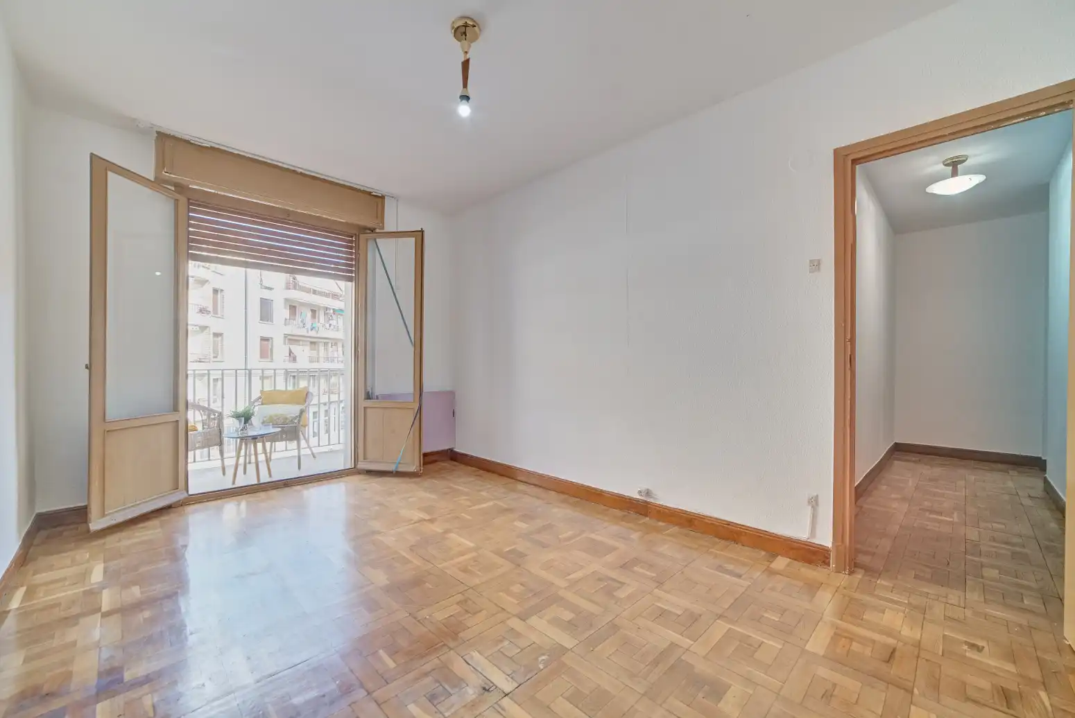 Habitación de Piso en venta en  Pamplona / Iruña con Calefacción, Parquet y Balcón