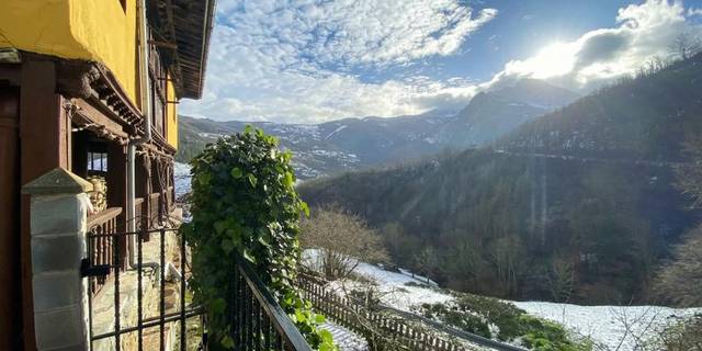 Casa-chalet en Venta en Lugar ABIEGOS en Ponga