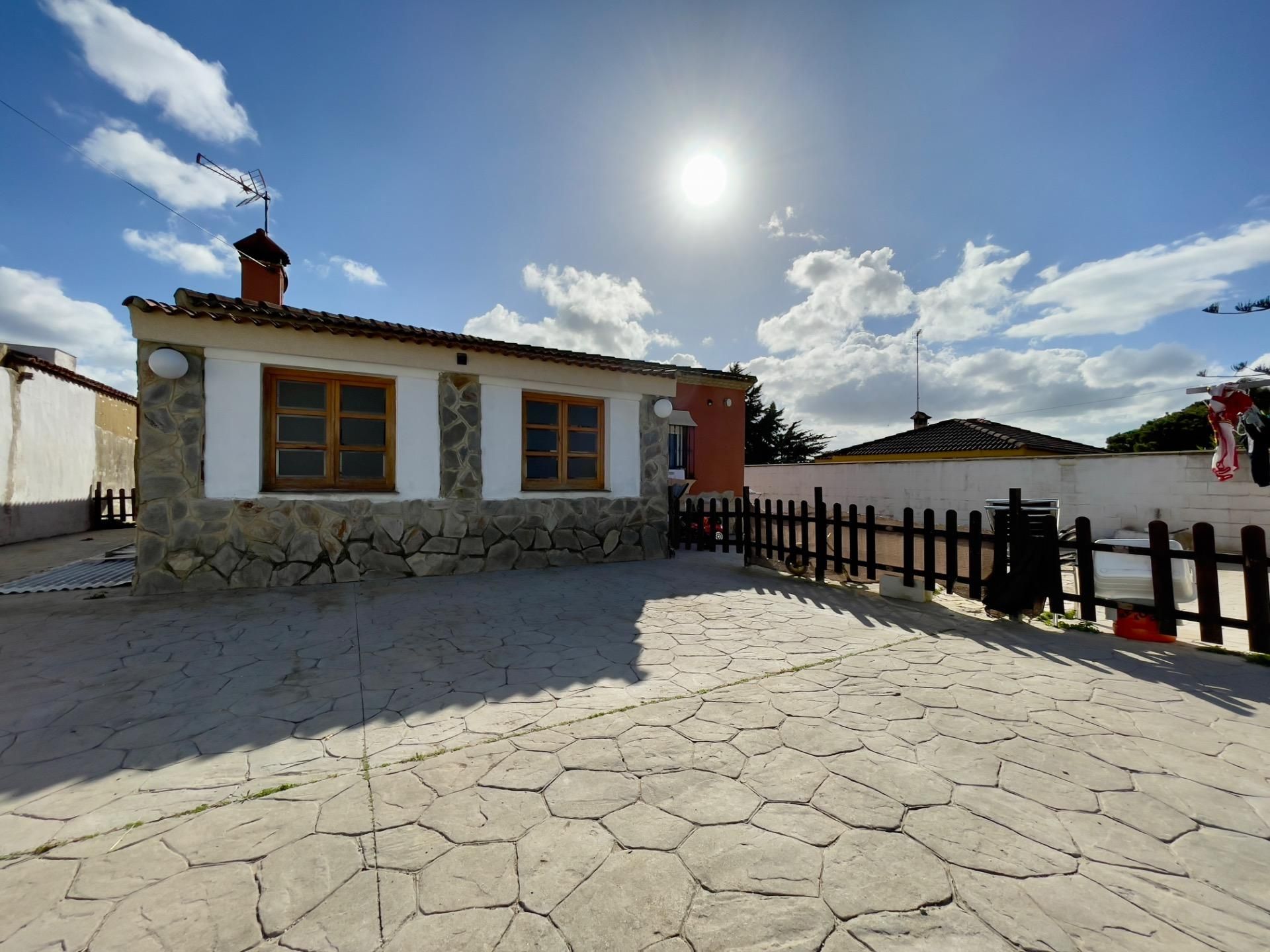 Exterior view of House or chalet for sale in Chiclana de la Frontera  with Private garden and Storage room