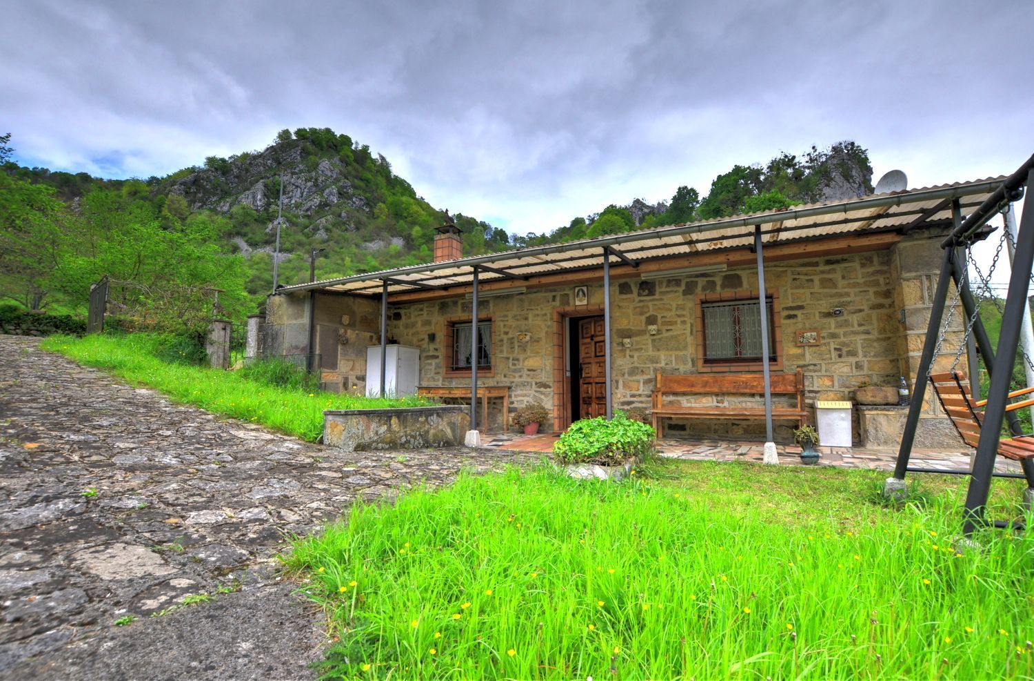 Vista exterior de Casa o chalet en venta en Piloña con Calefacción, Terraza y Trastero
