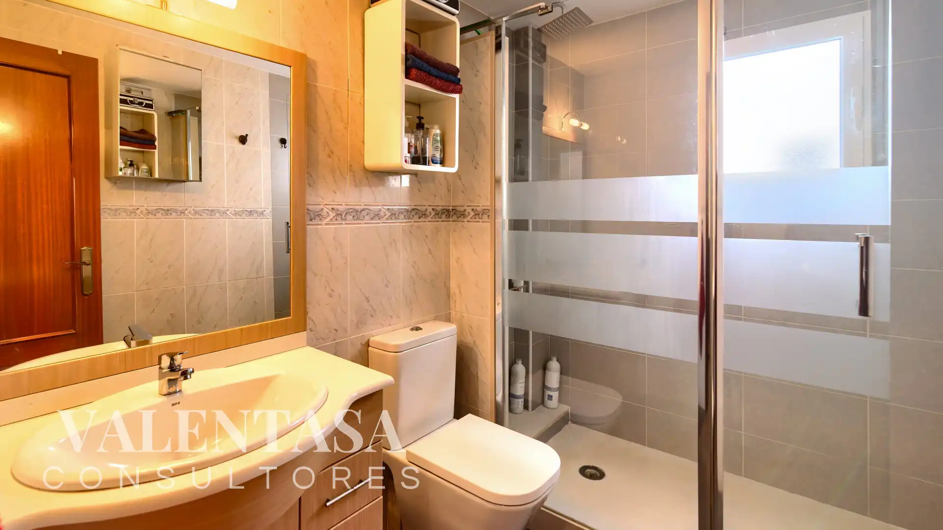 Baño de Piso en venta en Valencia con Aire acondicionado, Calefacción y Amueblado