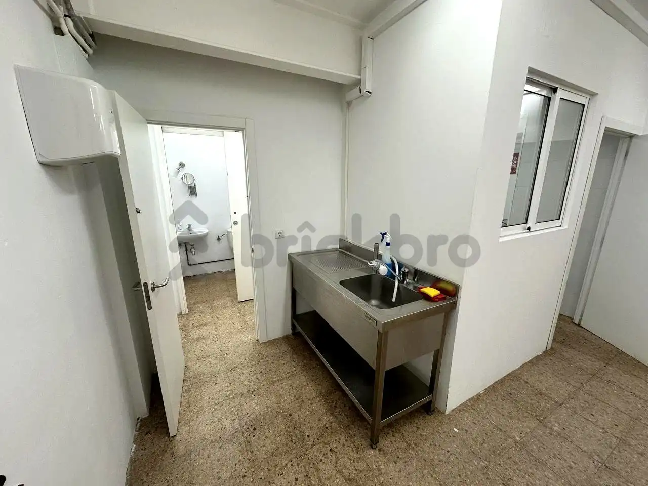 Kitchen of Commercial properties for sale in Barcelona  with Air Conditioner