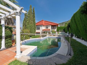 Villa avec balcon à vendre à Padul