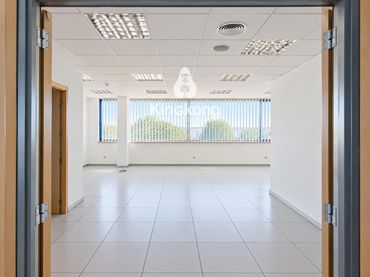 Office space with lift to rent in Polígono de las Monjas
