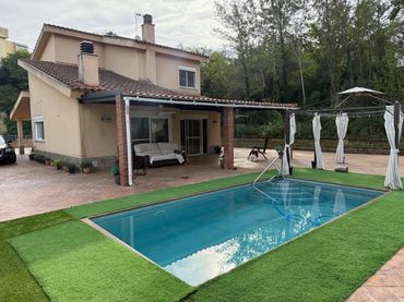 Xalet amb balcó en venda a Can Font - Ca n'Avellaneda