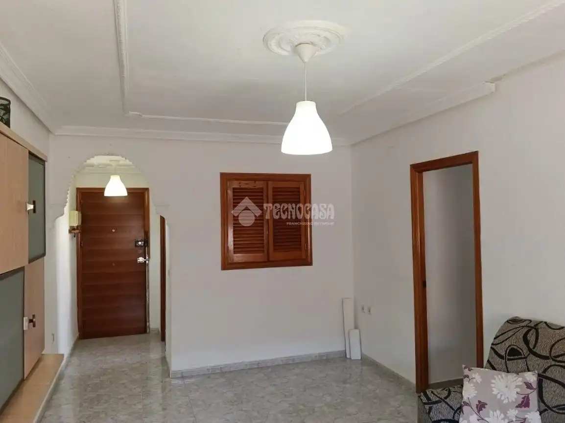 Habitación de Piso en venta en Dos Hermanas con Amueblado y Balcón