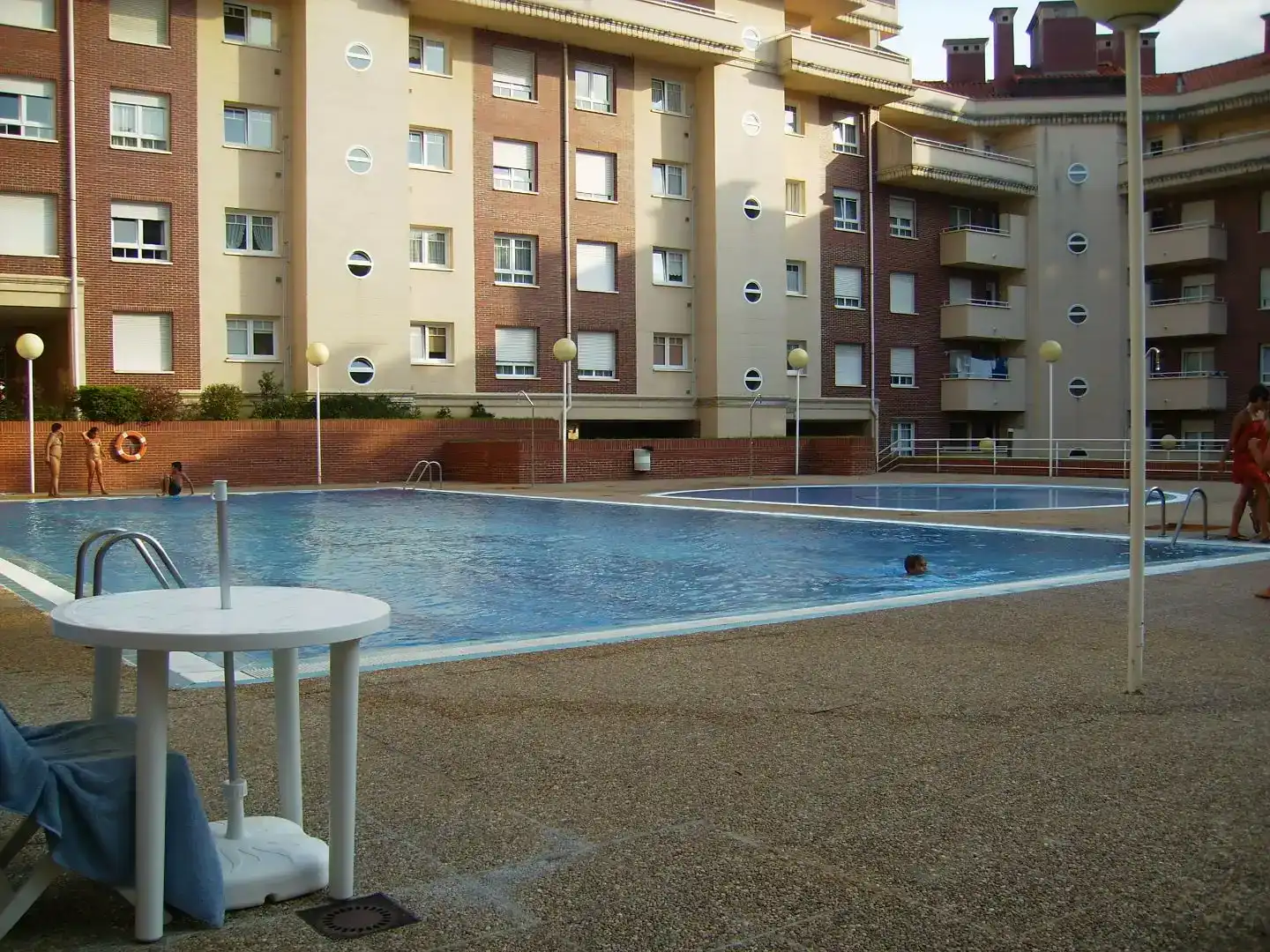 Schwimmbecken von Wohnung zur Miete in Castro-Urdiales mit Schwimmbad