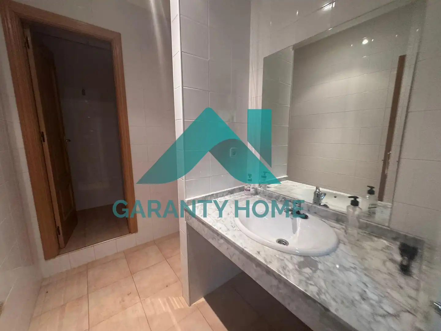 Bathroom of Office for rent in Cáceres  with Air Conditioner and Heating