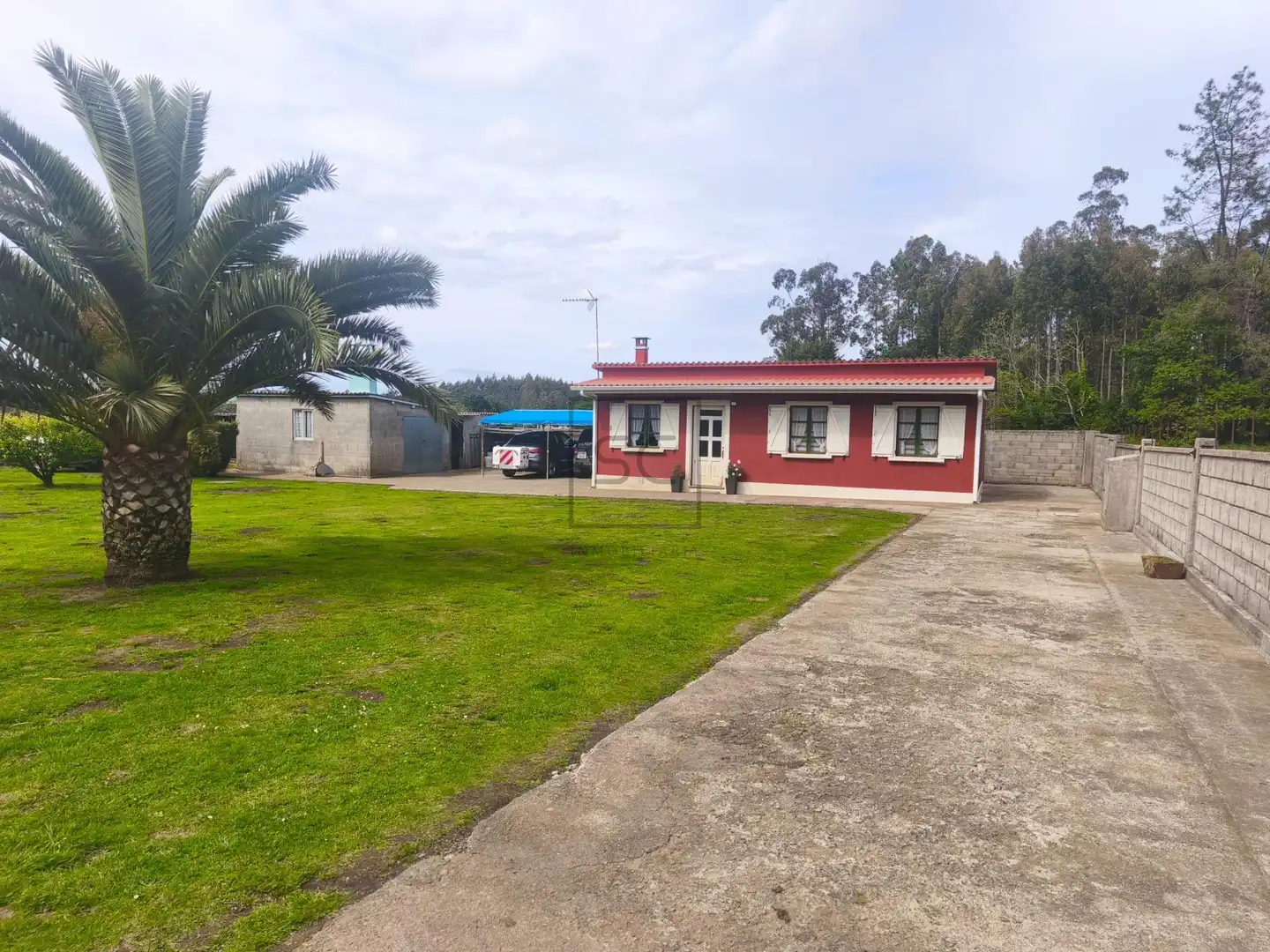 Vista exterior de Casa o xalet en venda en Monfero amb Jardí privat i Traster