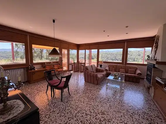 Sala d'estar de Casa o xalet en venda en Vimbodí i Poblet amb Aire condicionat, Calefacció i Jardí privat