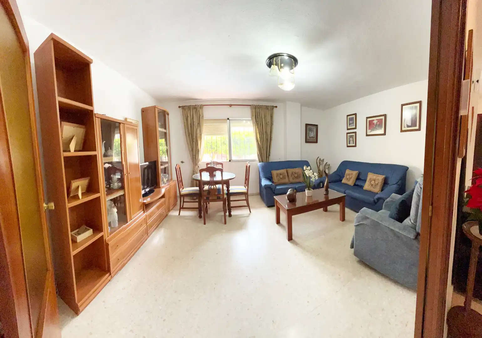 Sala d'estar de Pis en venda en Estepona amb Moblat
