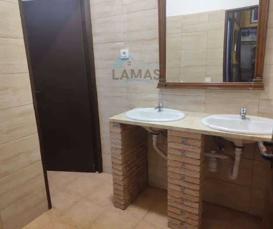 Bathroom of Commercial properties for sale in Valdelacasa de Tajo  with Heating and Furnished