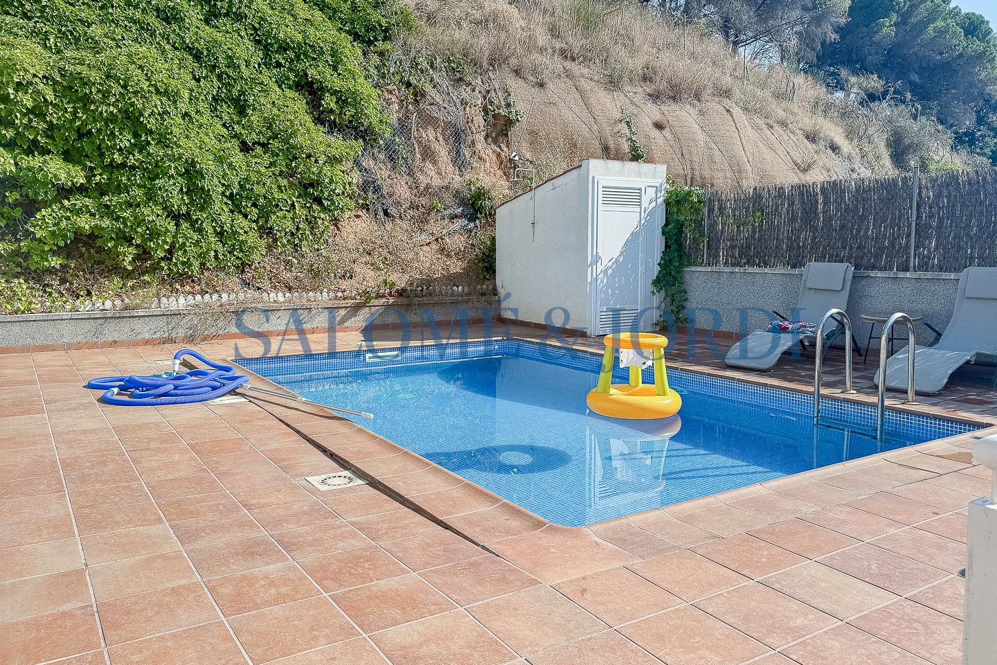 Swimming pool of Single-family semi-detached for sale in Argentona  with Air Conditioner, Heating and Private garden
