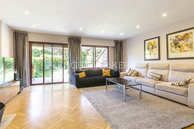 Casa-chalet en Alquiler en Calle Navaluenga en Zona Carretera del Plantío