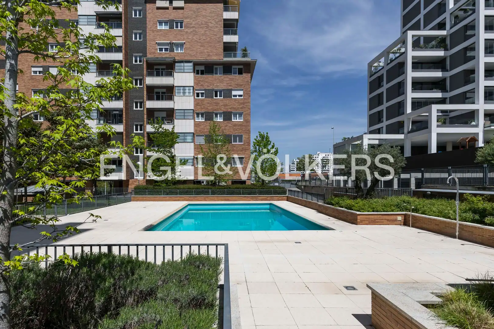 Piscina de Piso en venta en Madrid con Aire acondicionado, Calefacción y Parquet