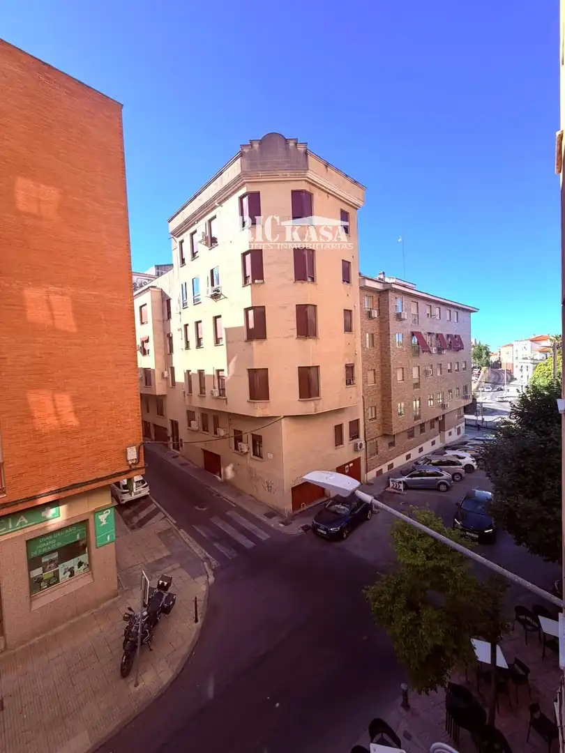 Wohnung mit Aufzug zur Miete in N/A