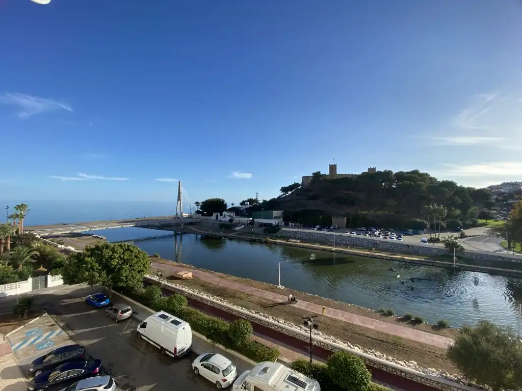 Apartamento con piscina en venta en Castillo Sohail - Myramar