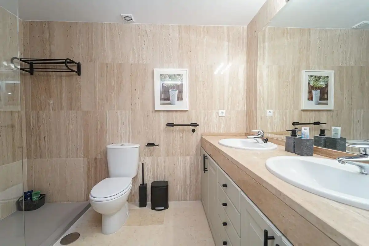 Baño de Ático en venta en Marbella con Aire acondicionado, Calefacción y Terraza
