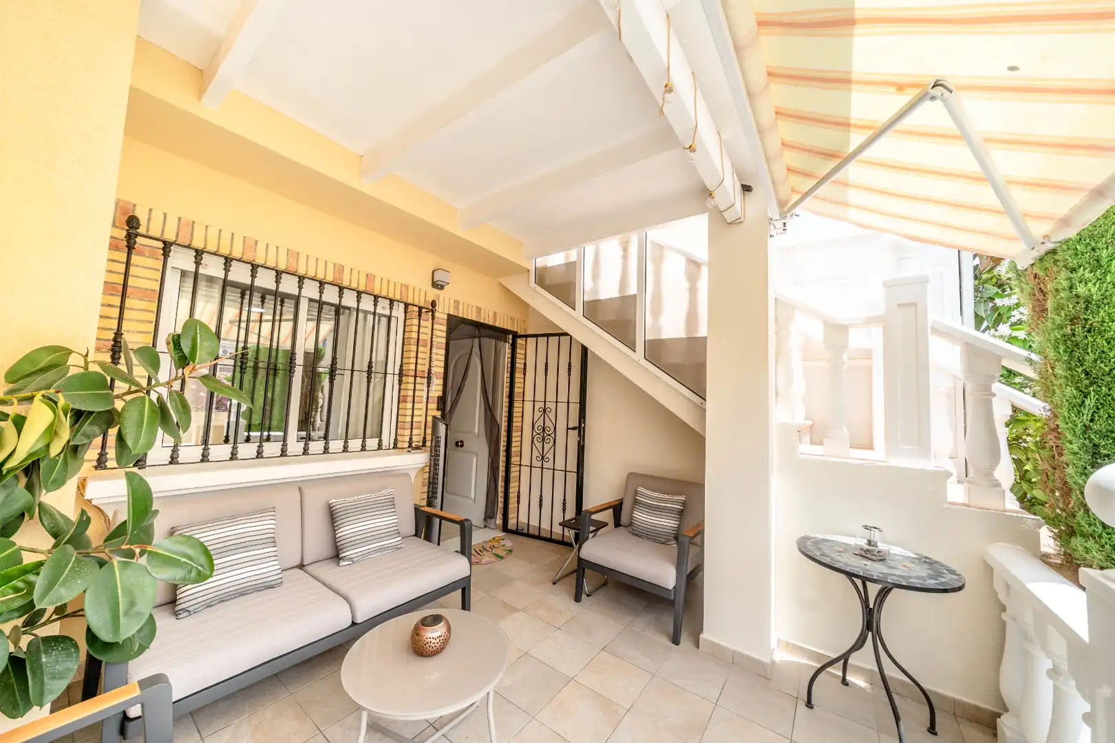 Bungalow with pool for sale in Orihuela Costa, imagen 3