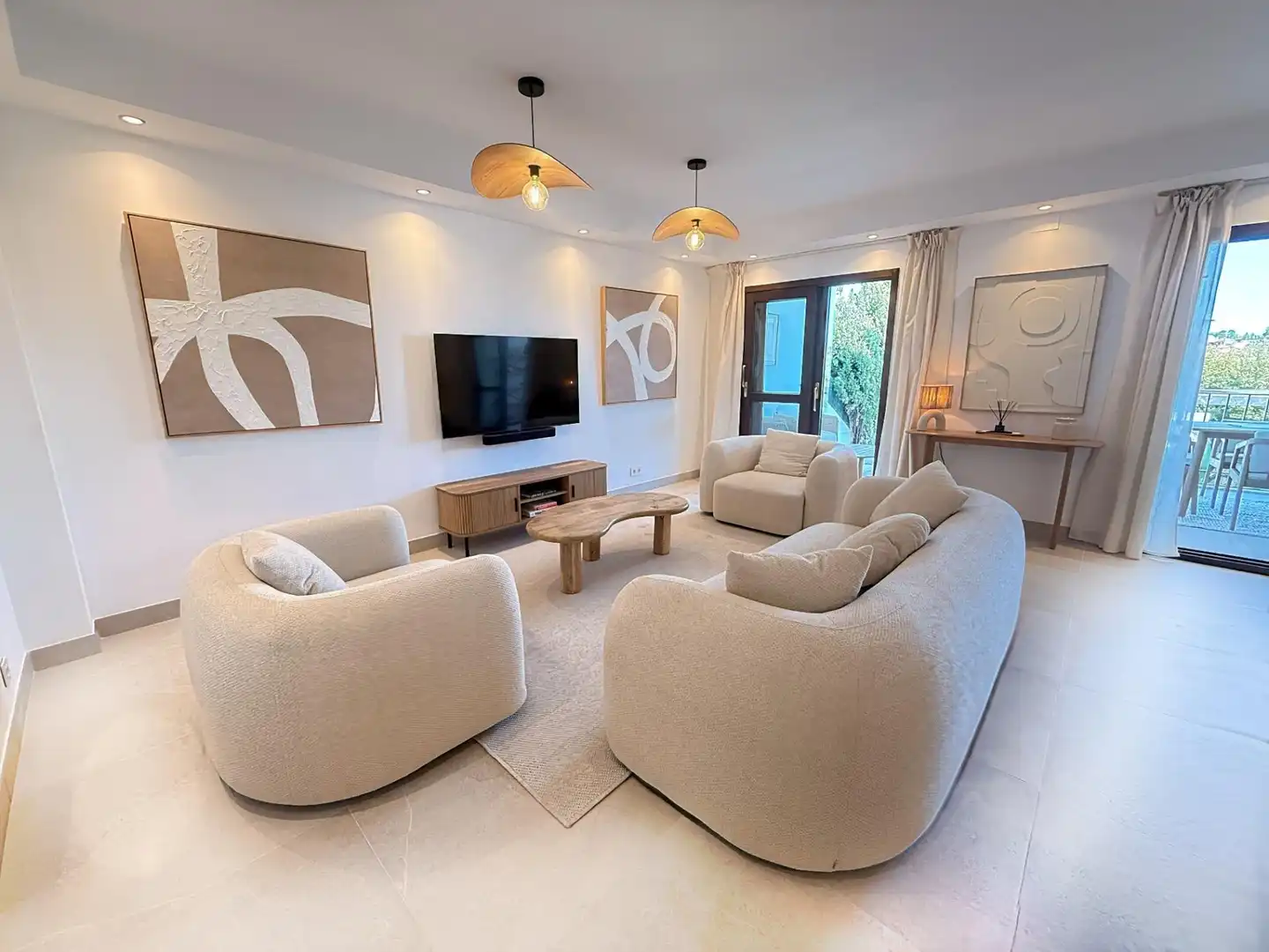 Living room of Detached homes for sale in Estepona  with Air Conditioner, Heating and Terrace