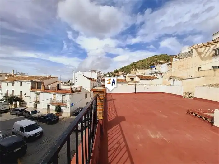 Vista exterior de Casa adosada en venda en Canillas de Aceituno amb Terrassa i Traster