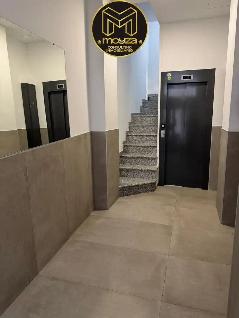 Appartamento con terrazza in affitto a Hospital, imagen 21
