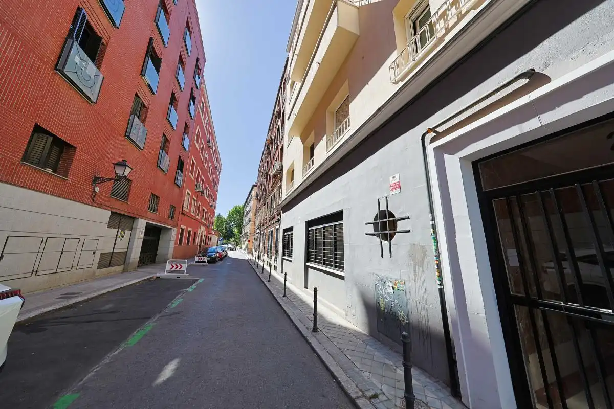 Vista exterior de Planta baixa en venda en Madrid amb Calefacció