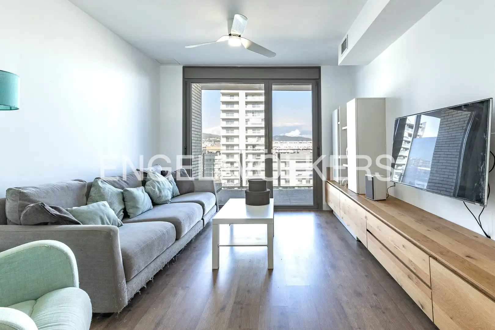 Sala d'estar de Àtic en venda en Badalona amb Aire condicionat, Calefacció i Parquet