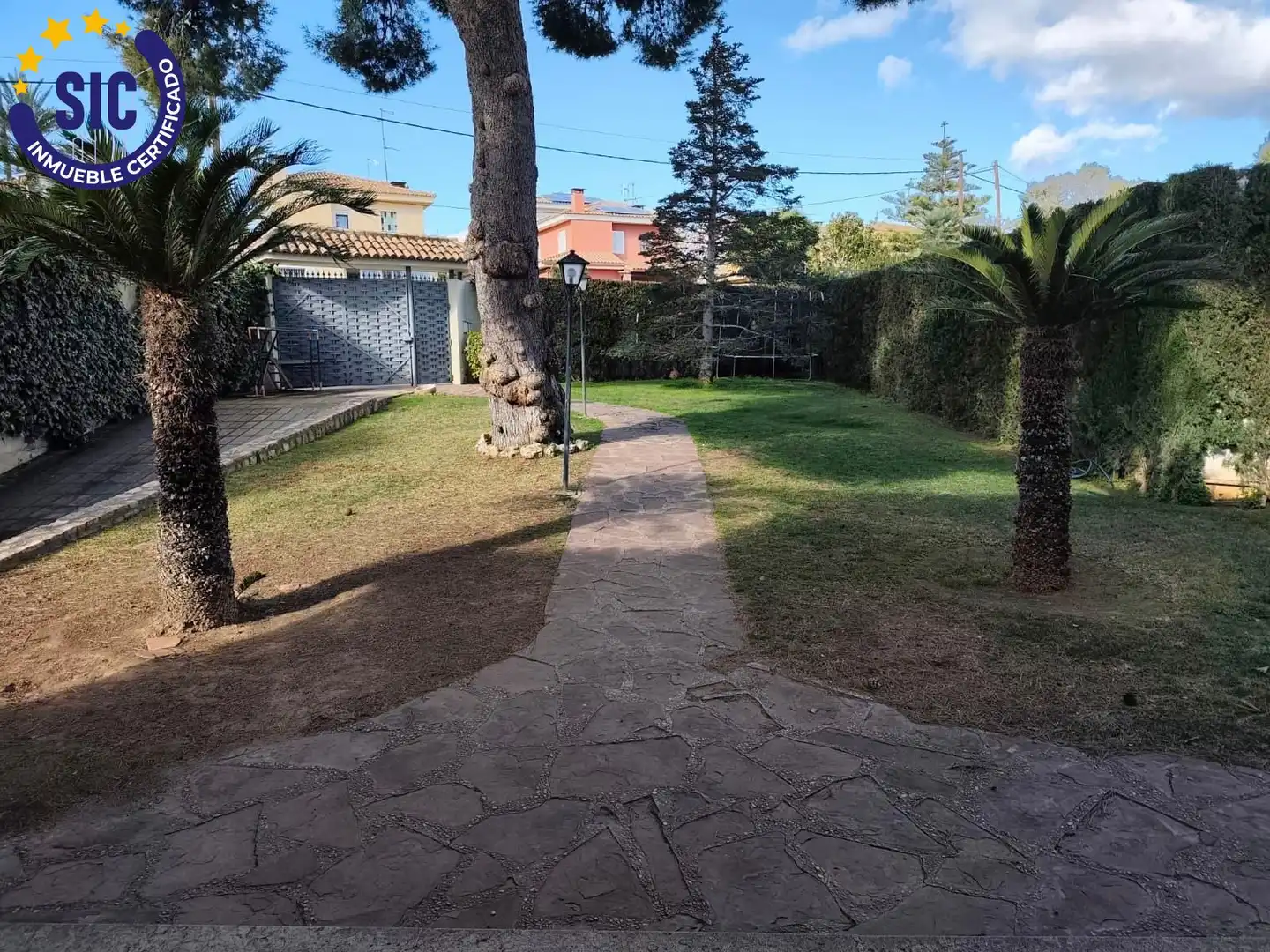 Garden of Houses for sale in Torrent  with Air Conditioner, Heating and Private garden