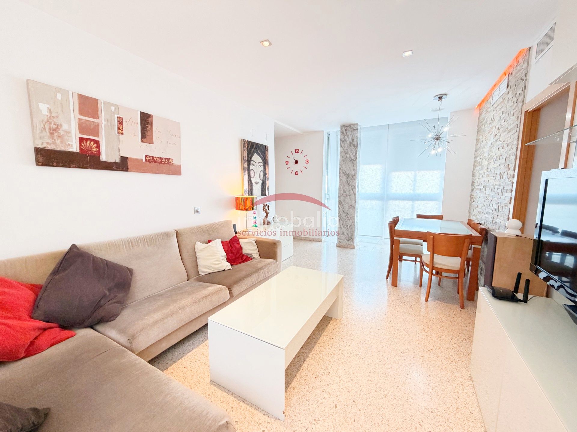Living room of Flat for sale in  Sevilla Capital  with Air Conditioner and Community pool