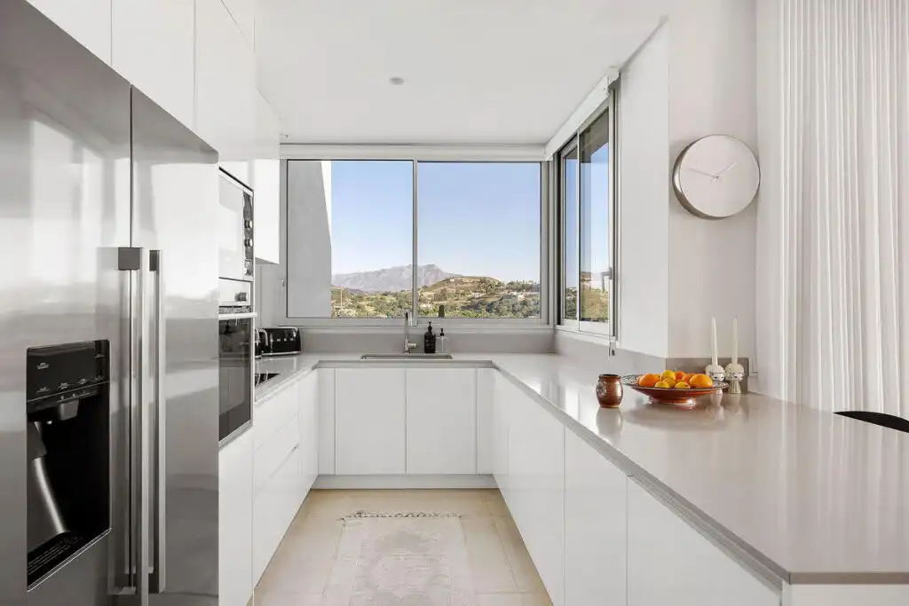 Kitchen of Ground floor for sale in Benahavís  with Air Conditioner, Private garden and Terrace