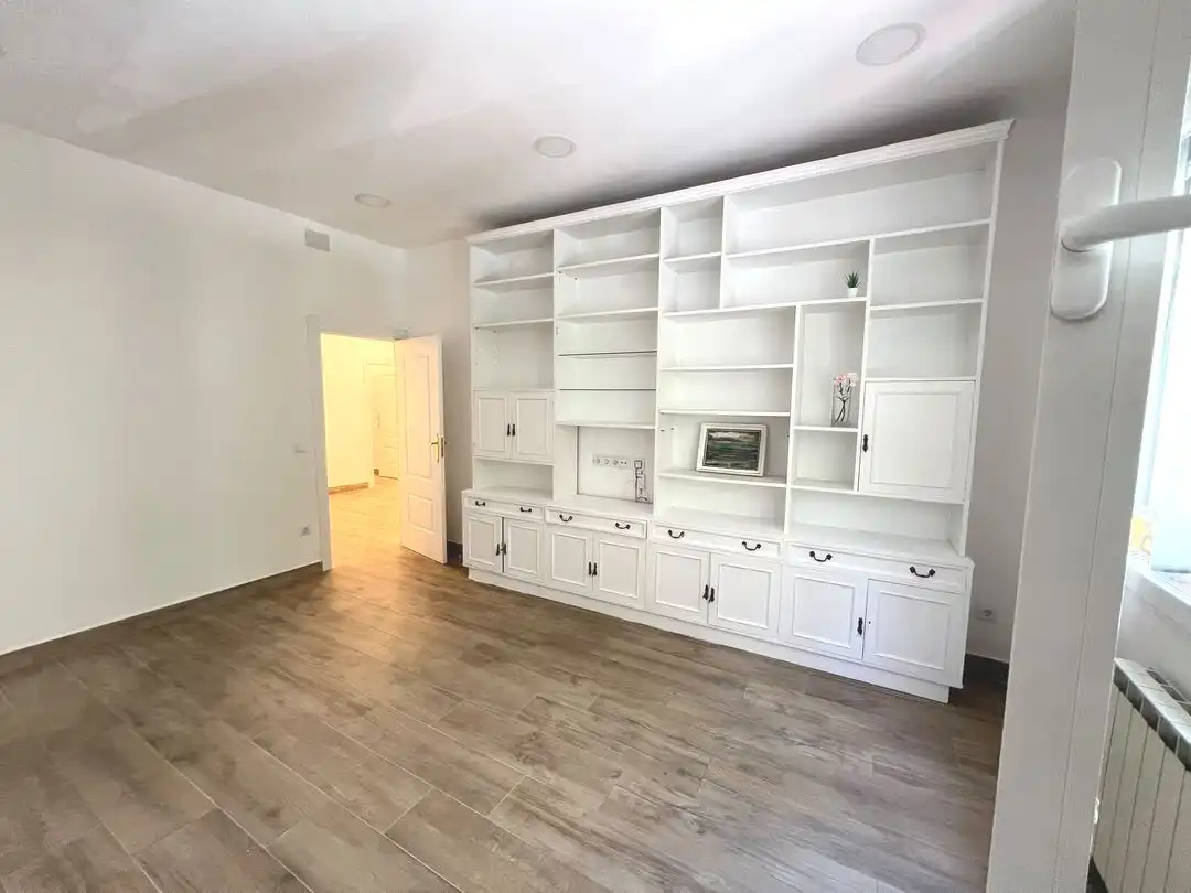 Wohnzimmer von Wohnung zur Miete in Madrid mit Klimaanlage, Heizung und Ofen