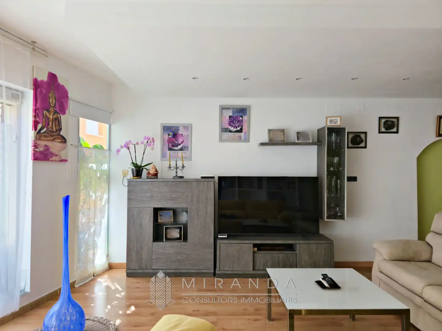 Sala de estar de Casa adosada de alquiler con opción a compra en Breda con Aire acondicionado, Calefacción y Parquet