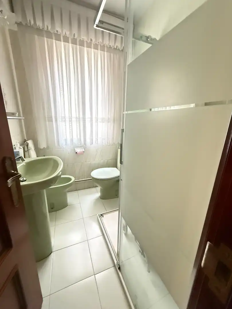 Bathroom of Flat for sale in Bilbao   with Heating, Terrace and Furnished