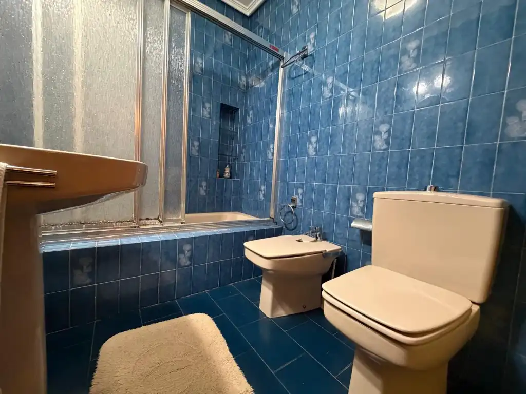 Badezimmer von Dachboden zum Verkauf in Segorbe