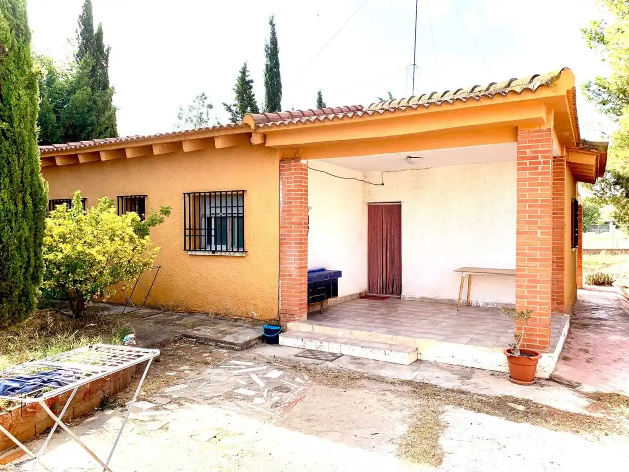 Vista exterior de Finca rústica en venda en Llíria amb Jardí privat, Terrassa i Piscina