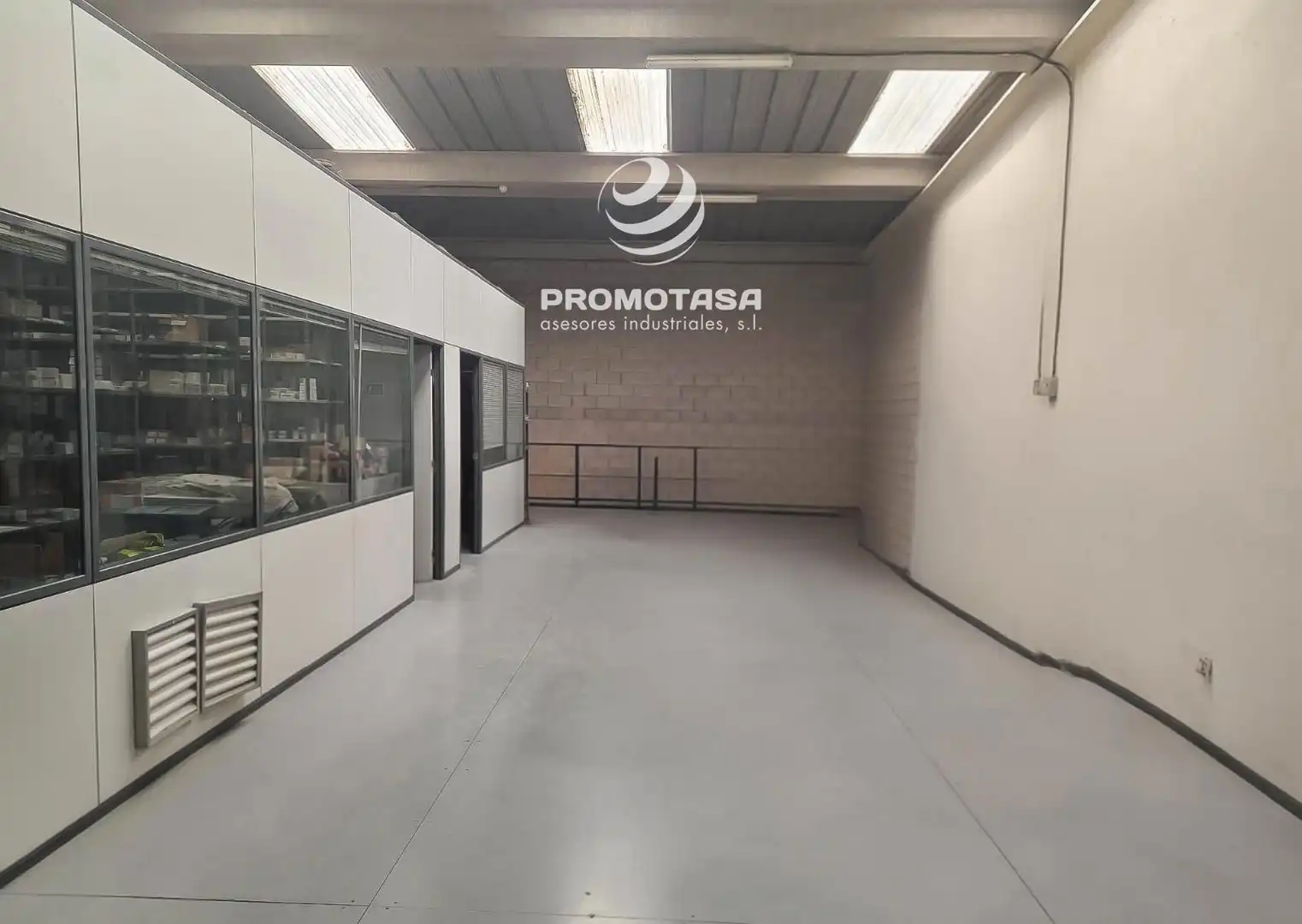Nau industrial en venda en Madrid amb Calefacció
