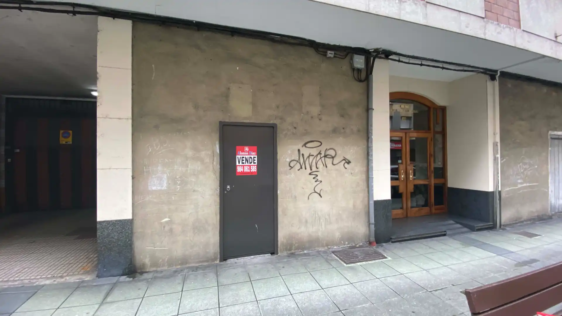 Local comercial en venta en Calle Manuel Llaneza 34