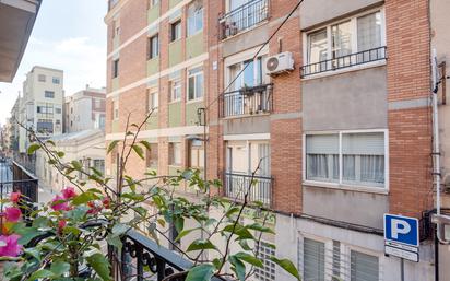 Exterior view of Flat for sale in  Barcelona Capital  with Terrace and Balcony