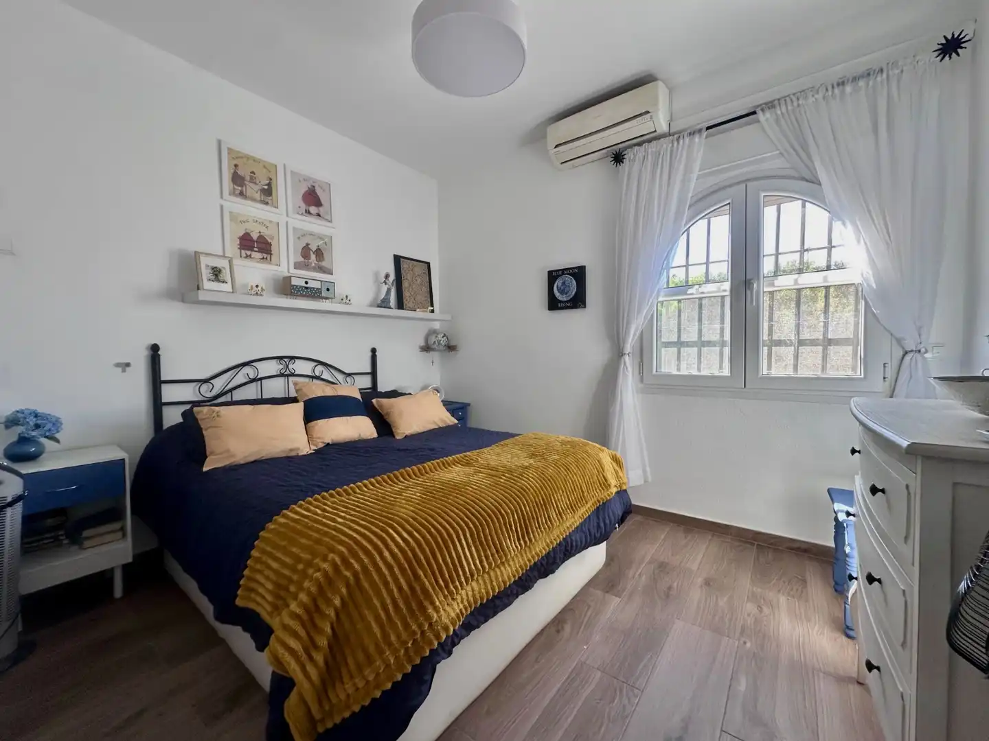 Dormitori de Casa o xalet en venda en Puerto de la Duquesa