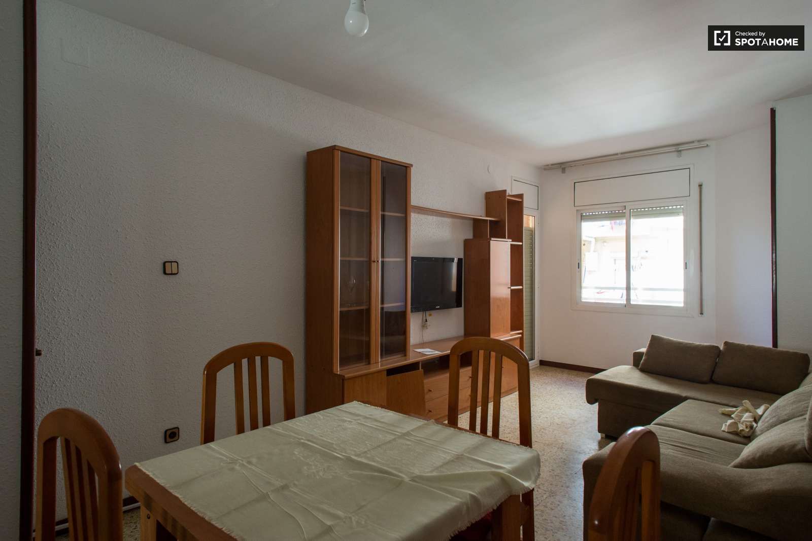 Bedroom of Apartment to share in  Barcelona Capital  with Air Conditioner, Heating and Terrace