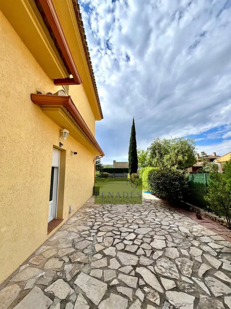 Vista exterior de Casa o xalet en venda en Ontinyent