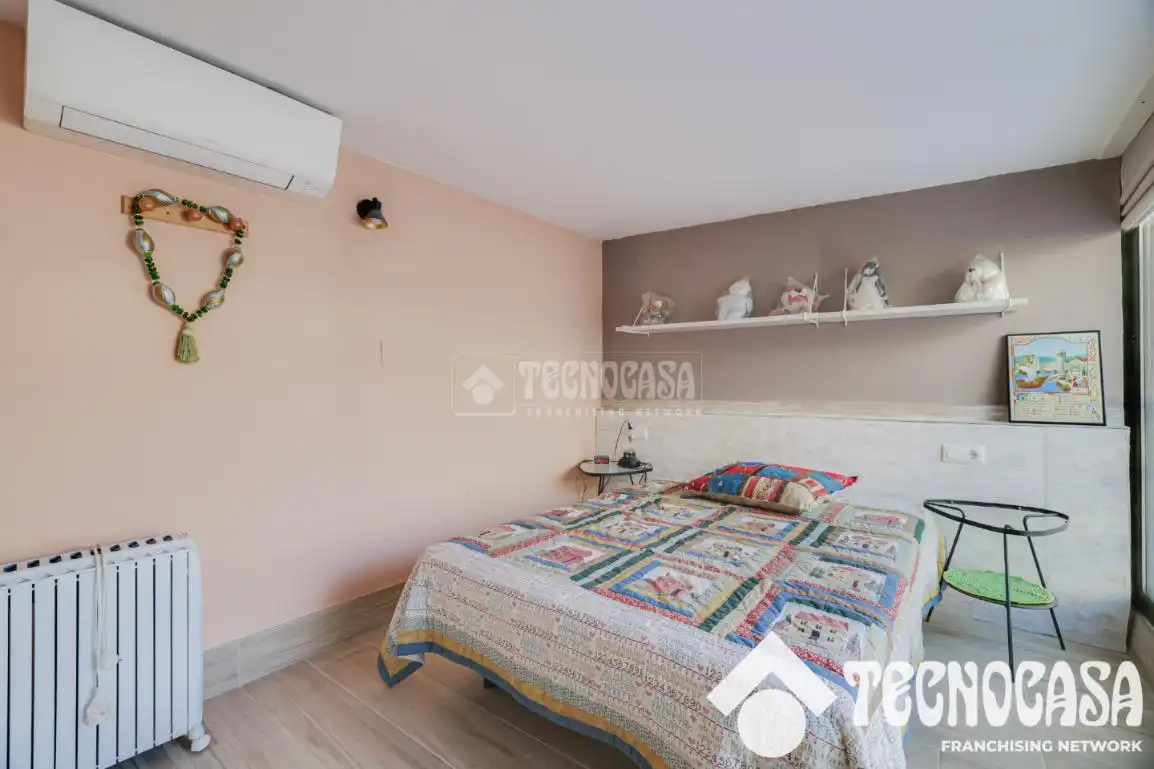 Habitación de Casa adosada en venta en Viladecans con Aire acondicionado, Calefacción y Terraza
