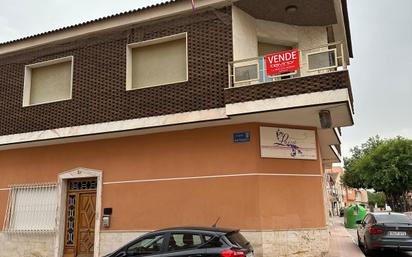 Vista exterior de Casa o xalet en venda en Alhama de Murcia amb Aire condicionat, Terrassa i Balcó