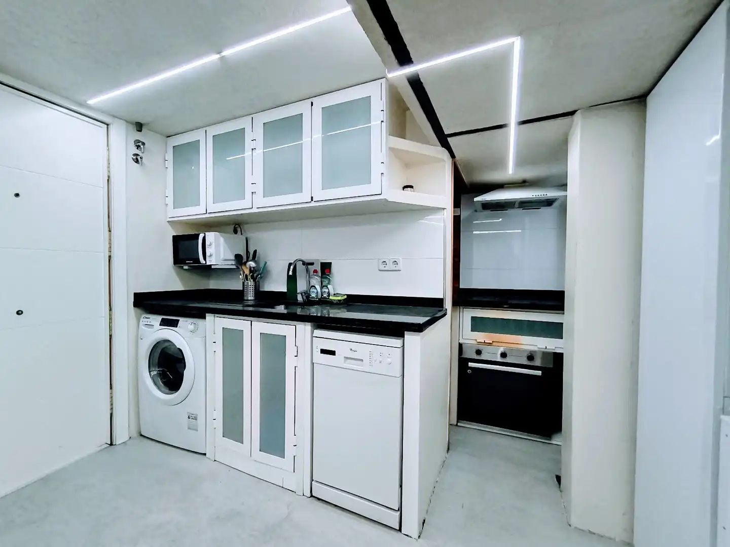 Küche von Maisonette zum Verkauf in Madrid mit Abstellraum und Möbliert