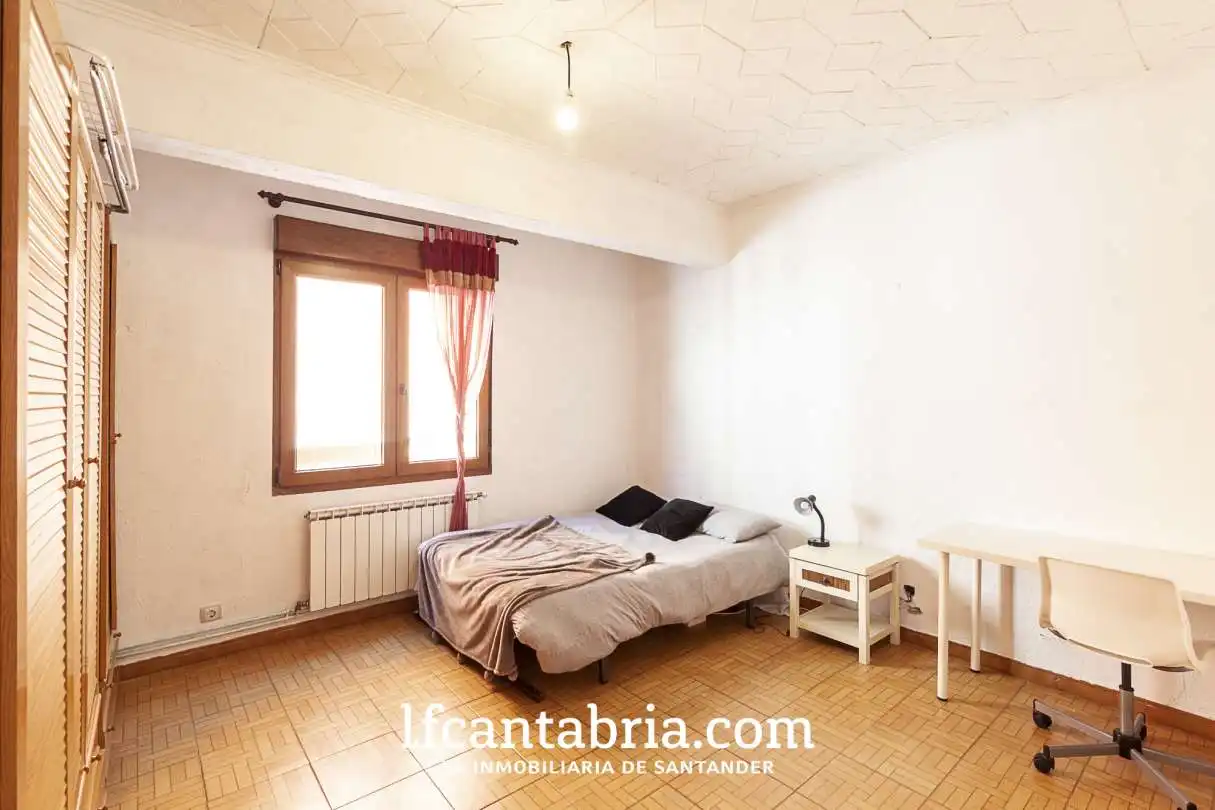 Schlafzimmer von Wohnung zum Verkauf in Santander mit Heizung und Parkett