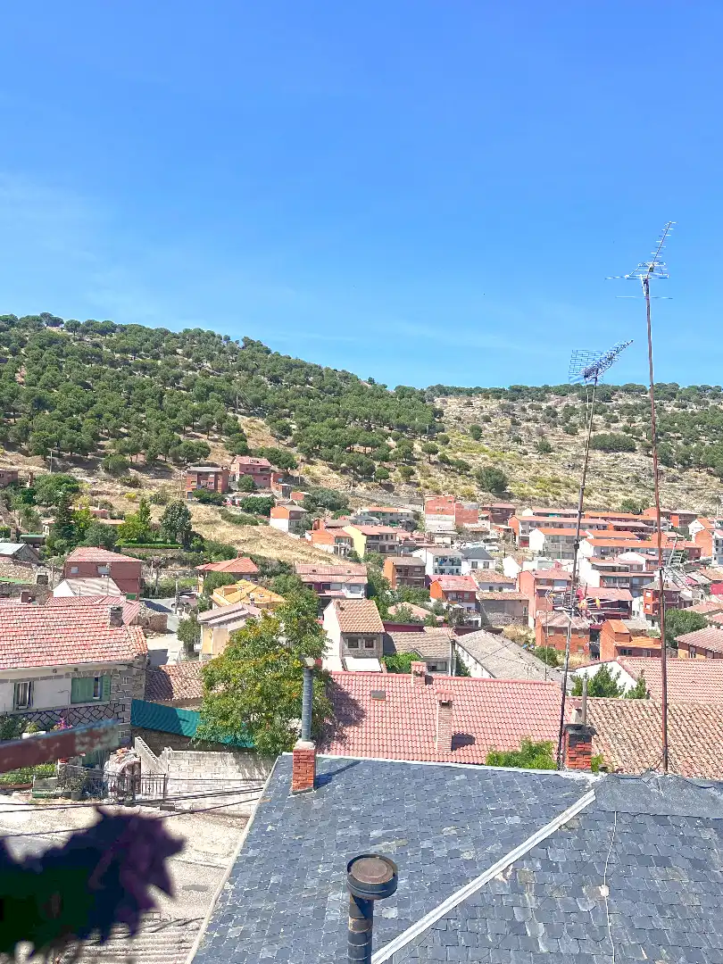 Vista exterior de Ático en venta en El Hoyo de Pinares 