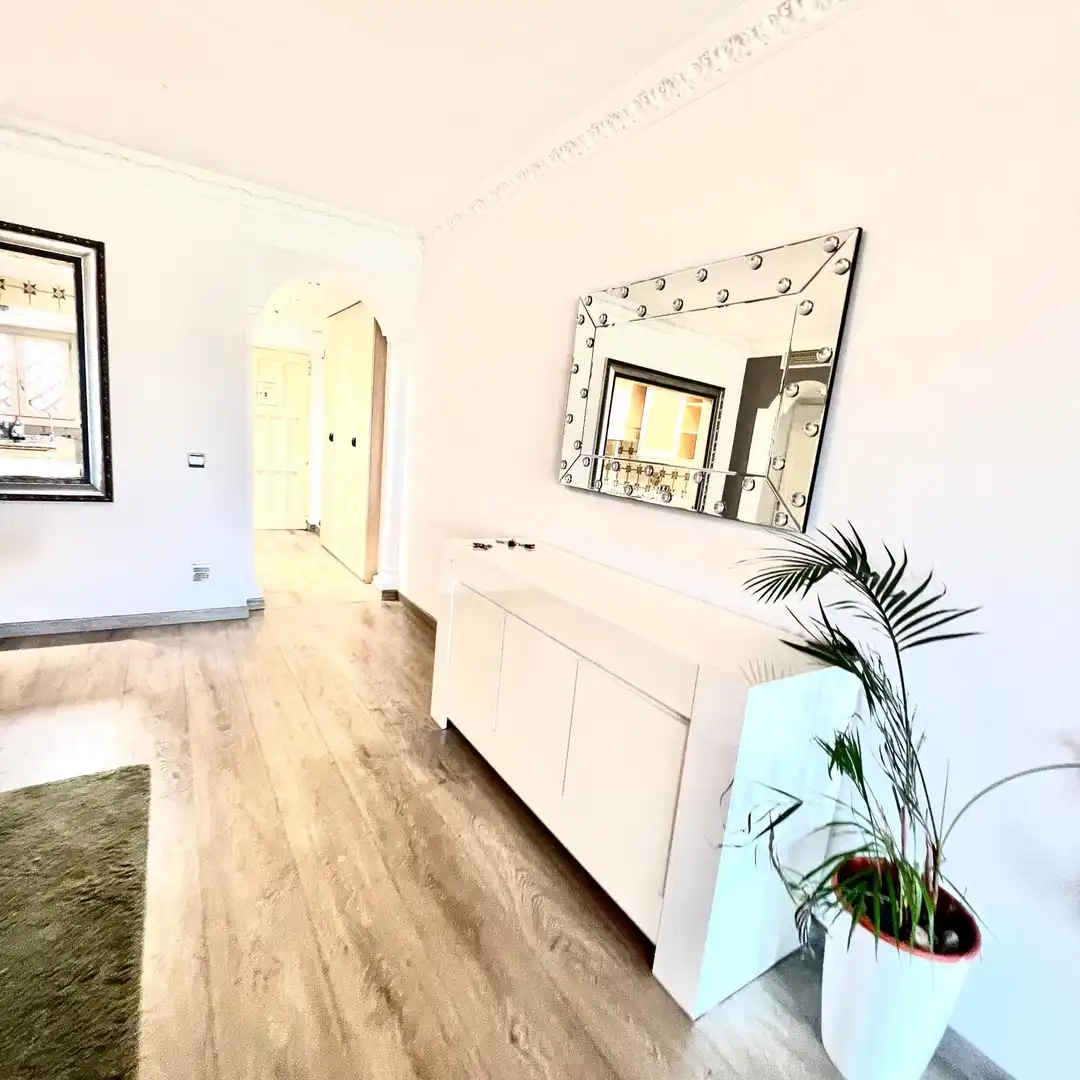Dachboden zur Miete in Estepona mit Klimaanlage, Terrasse und Schwimmbad