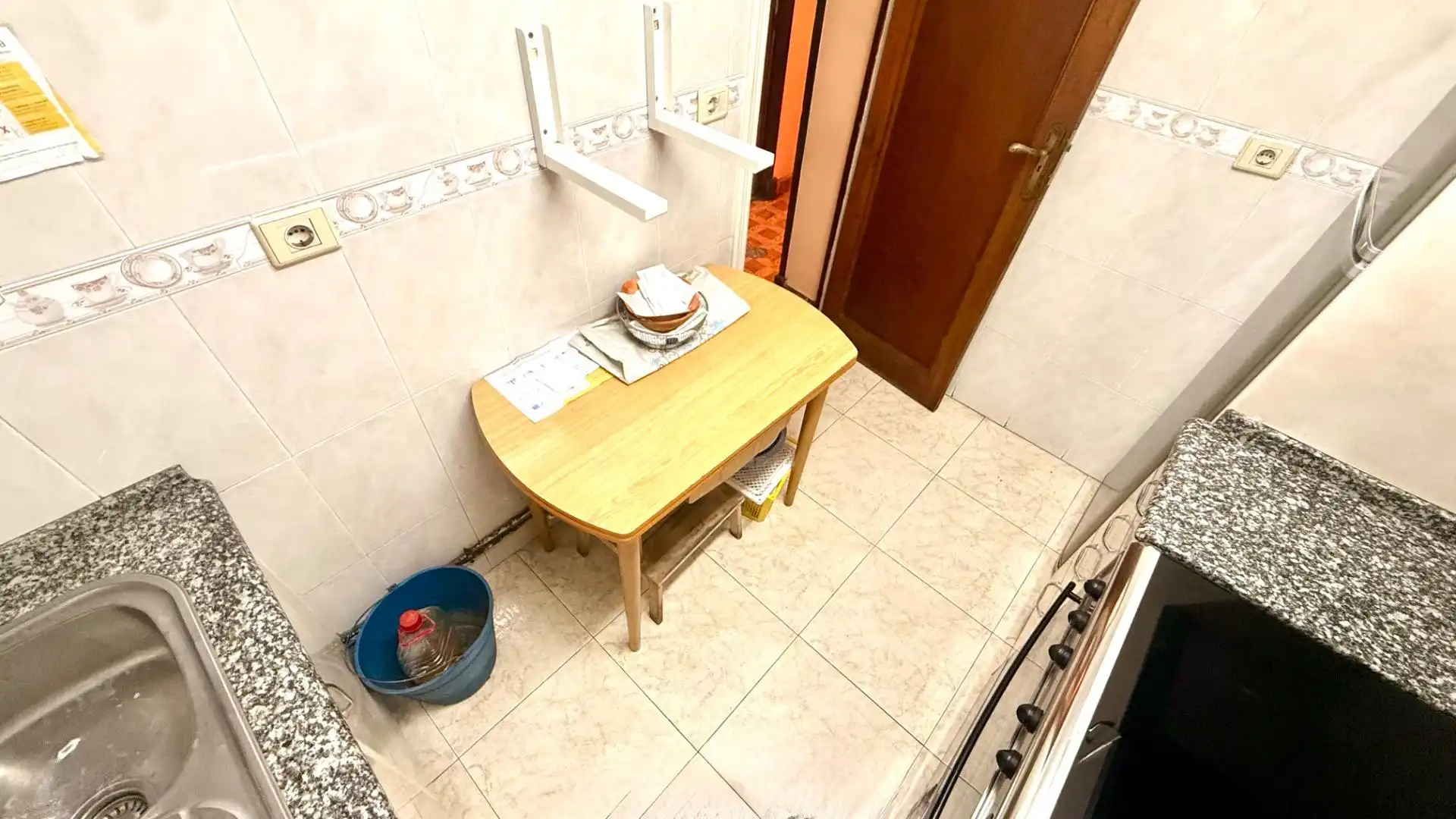 Cuina de Casa o xalet en venda en Ourense Capital  amb Aire condicionat, Calefacció i Moblat