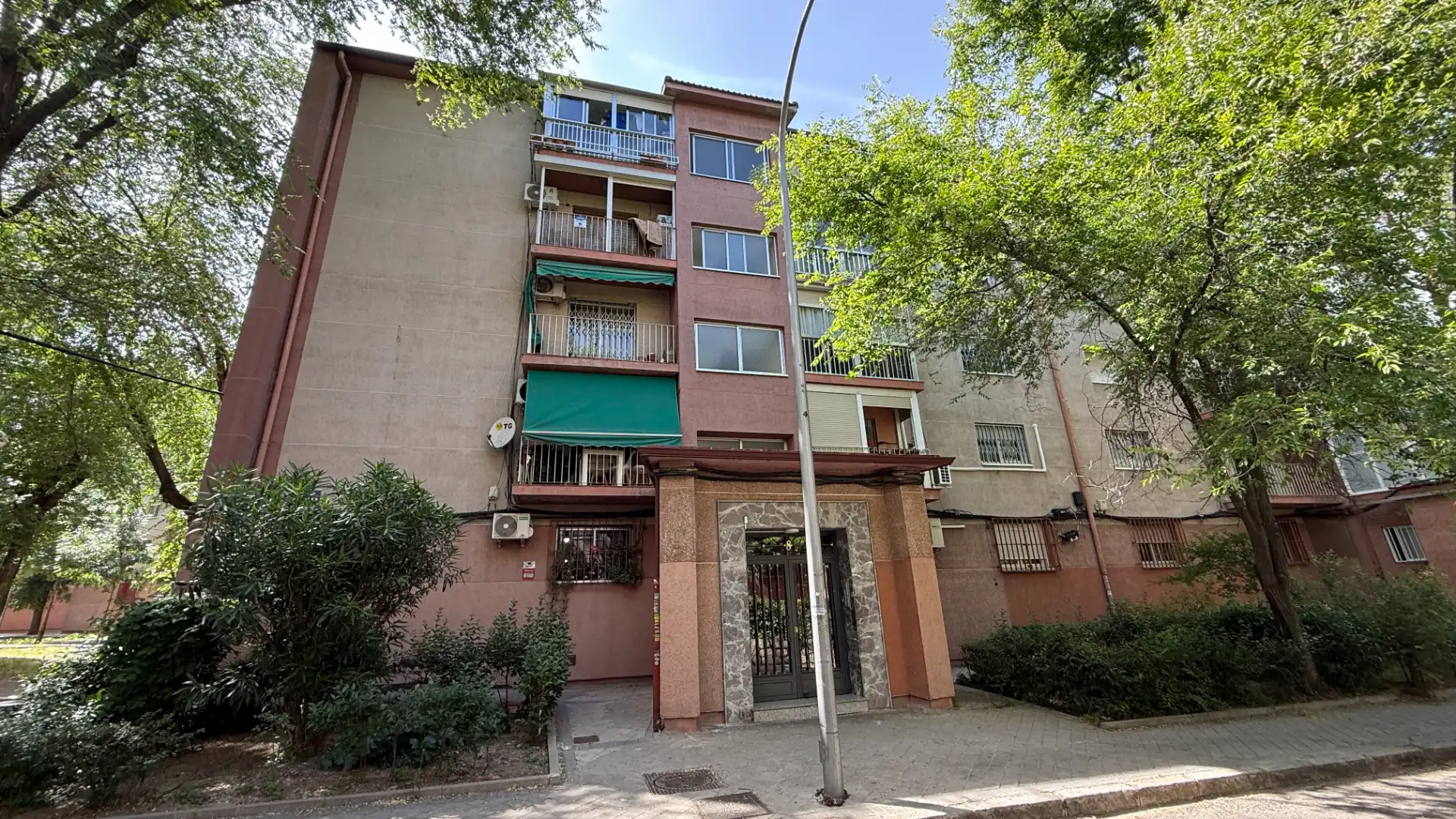 Vista exterior de Piso en venta en Madrid con Aire acondicionado, Calefacción y Terraza